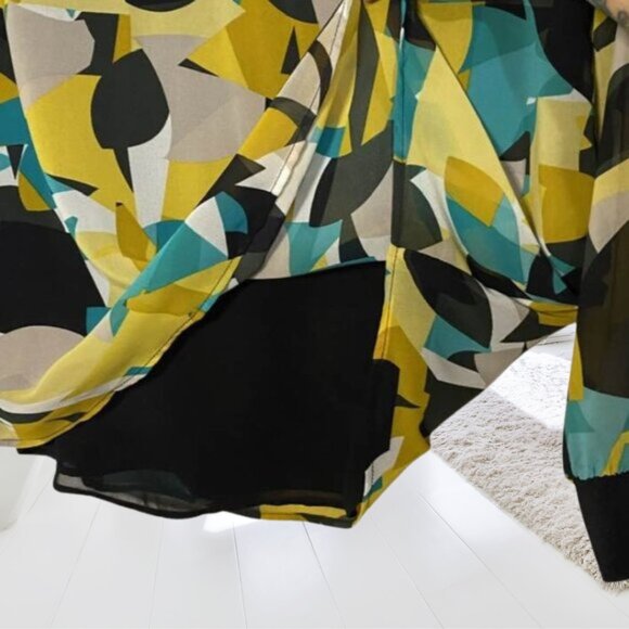 Calvin Klein Abstract Geometric Print Blouse V-Neck Long Sleeve Top Small - Picture 7 of 10